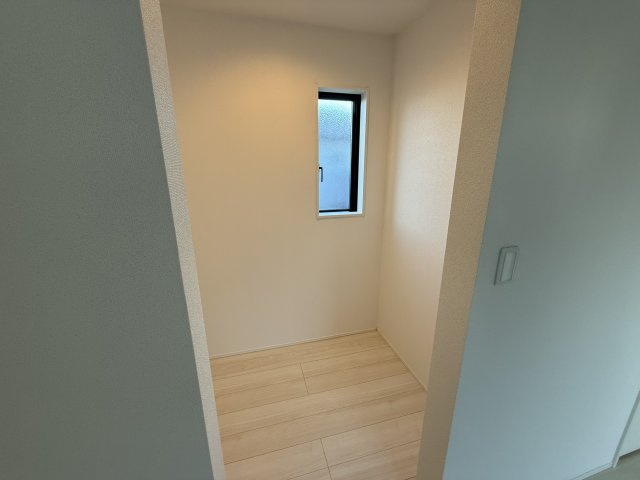 グラファーレ前橋市南町４期　新築戸建てのその他|２階主寝室にスタディーコーナーご用意しています。
在宅ワークの方にもおススメです。