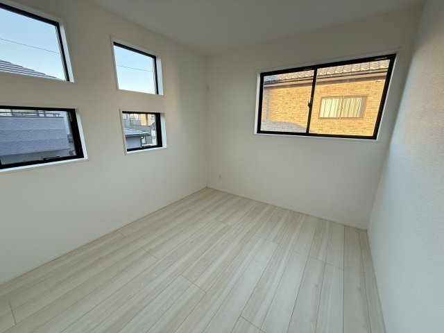 グラファーレ前橋市南町４期　新築戸建ての洋室|２階洋室3です