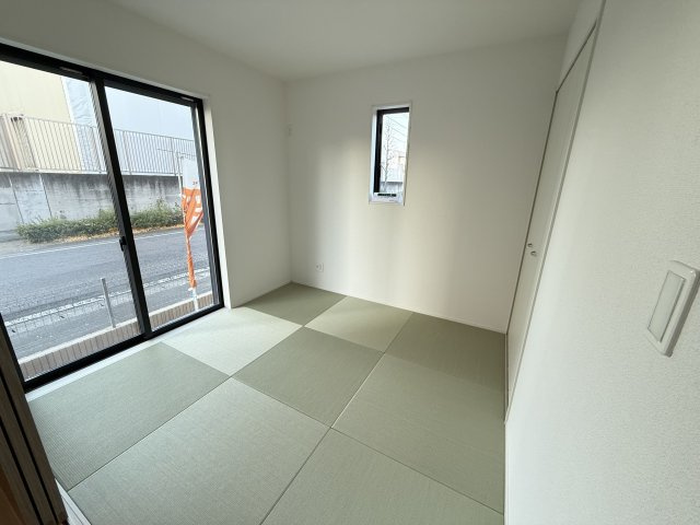 グラファーレ前橋市南町４期　新築戸建ての和室|4.5帖和室です。和室があれば、来客や子供用のスペースとして活躍します