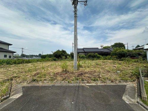 真岡市台町　全3区画の前面道路含む現地写真|〇現地土地写真〇
駅チカで多彩な商業施設も１キロ圏内に揃い、ご家族の快適な暮らしを支えます♪ハンディホームではご家族のスタイルに合った住まいをご提案します！
※2024年7月撮影