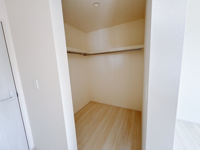 【LiveleGarden】小山市西城南 第5 全2邸の収納|〇2号棟ウォークインクローゼット〇
※2025年8月撮影〇