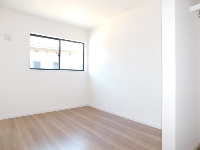 稲沢市平和町西光坊宮西の新築一戸建の洋室|◇２階洋室◇　　南面で明るい洋室５．４４帖　ウォークインクローゼット完備！