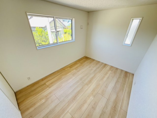 刈谷市小垣江町鴻田2-3、2-5、7-7『仲介手数料無料』新築戸建て　の洋室