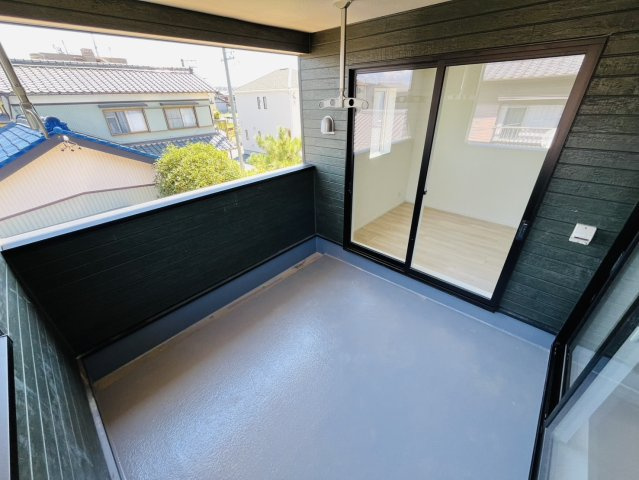 刈谷市小垣江町鴻田2-3、2-5、7-7『仲介手数料無料』新築戸建て　のバルコニー