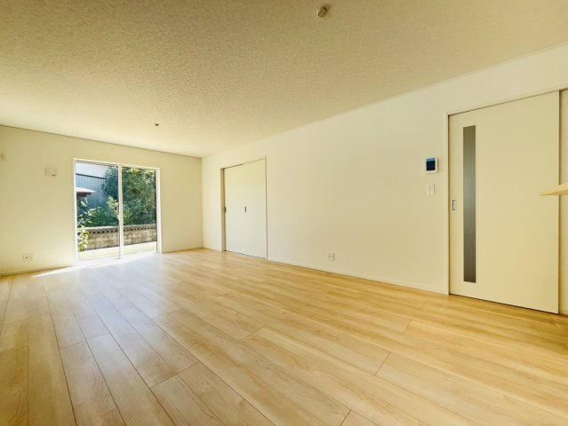 刈谷市小垣江町鴻田2-3、2-5、7-7『仲介手数料無料』新築戸建て　の居間・リビング