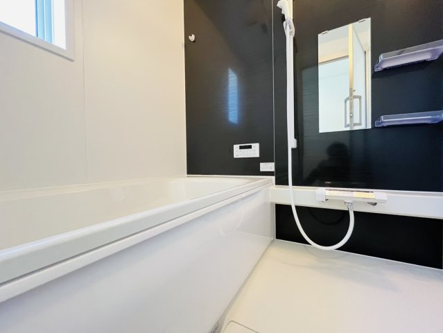 刈谷市小垣江町鴻田2-3、2-5、7-7『仲介手数料無料』新築戸建て　の浴室