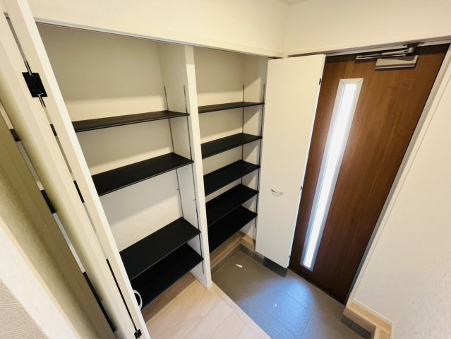 刈谷市小垣江町鴻田2-3、2-5、7-7『仲介手数料無料』新築戸建て　の玄関