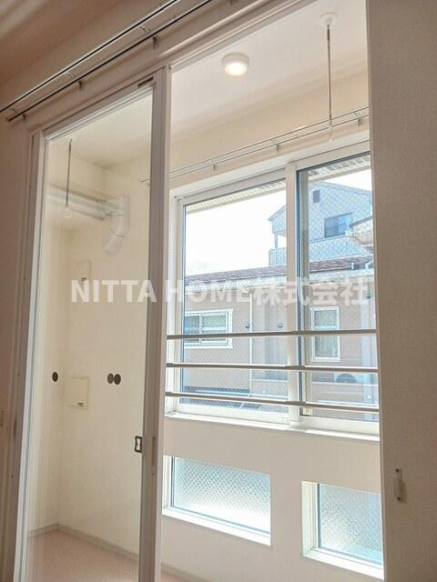 サンリット梶原Ⅱのバルコニー|人気のサンルームも搭載◆