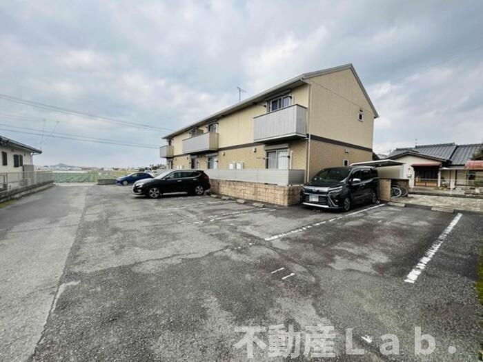 リーブルの駐車場