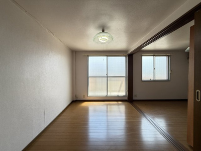 【居間・リビング】 | ヴィラナリー浜