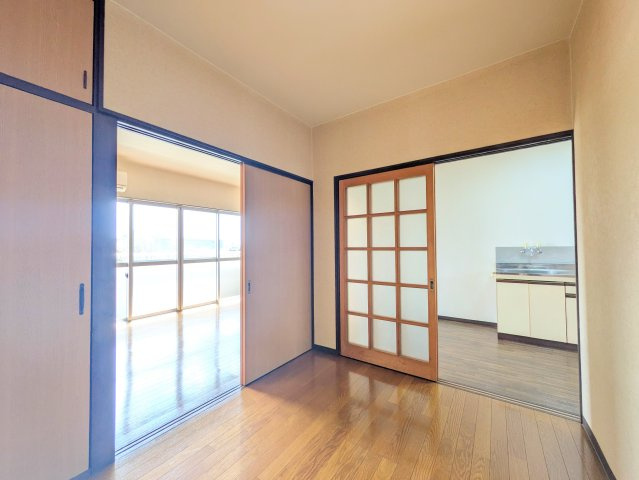 レ・ジュメル Ａの洋室