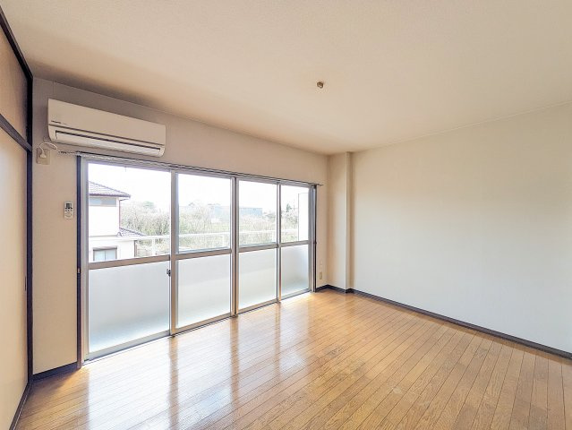 レ・ジュメル Ａの居間・リビング