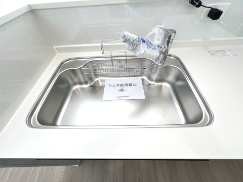 あきる野市野辺　新築戸建全5棟のキッチン|浄水器付きシンク