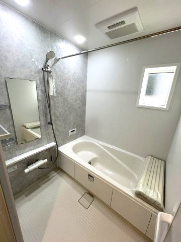 あきる野市野辺　新築戸建全5棟の浴室|空気もこもらずいつもクリーンな浴室乾燥機付