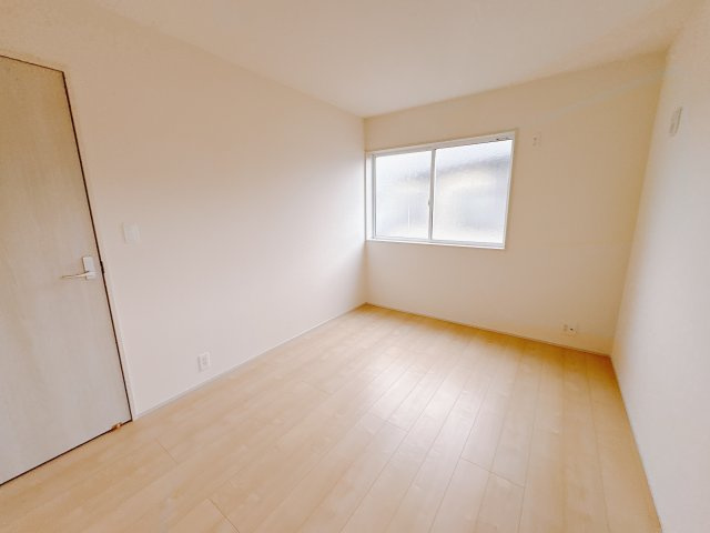 【LiveleGarden】宇都宮市瑞穂 第3 全2邸の洋室|○2F洋室6帖○
２F居室はお子様部屋に最適な広さです。将来お子様がひとり暮らしをしても、いつでも帰ってこれる環境があるのは嬉しいことです。
