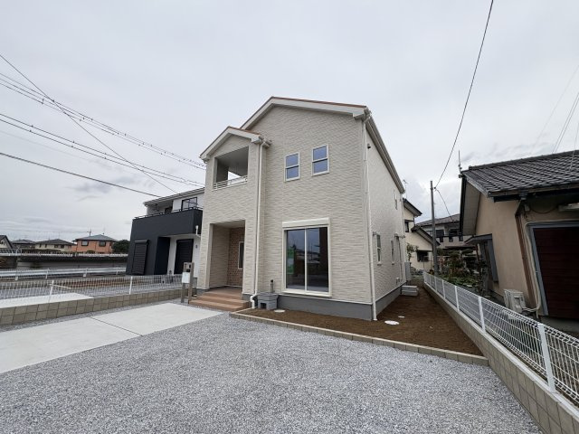 【LiveleGarden】宇都宮市瑞穂 第3 全2邸の外観|〇間もなく完成〇
長期優良住宅♪耐震性、省エネルギー性能に優れ長く安全で快適な暮らしを叶えます。更に税制面でも優遇措置が受けられます♪詳細はお気軽にお問い合わせください。
※2025年11月撮影