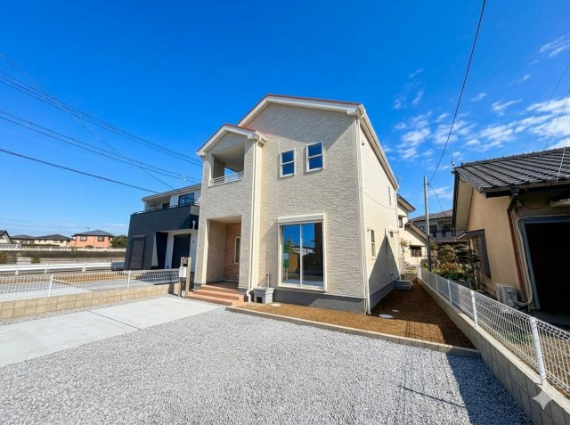 【LiveleGarden】宇都宮市瑞穂 第3 全2邸の前面道路含む現地写真|〇今からご覧いただけます○
最終1邸！南東側6ｍ公道に面し日当たり良好♪JR「雀宮」駅徒歩約13分♪瑞穂台小学は徒歩7分（550ｍ）の近さ♪ぜひ現地もご確認ください。
※2025年11月撮影