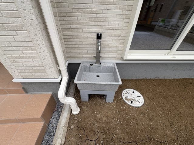 【LiveleGarden】宇都宮市瑞穂 第3 全2邸の庭|〇庭〇
外水栓完備♪愛車の洗車やガーデニングに、またお子様の運動靴も気兼ねなくバシャバシャ洗えますね♪
※2025年11月撮影
※2025年11月撮影