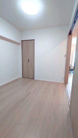 東大阪サンハイツの洋室