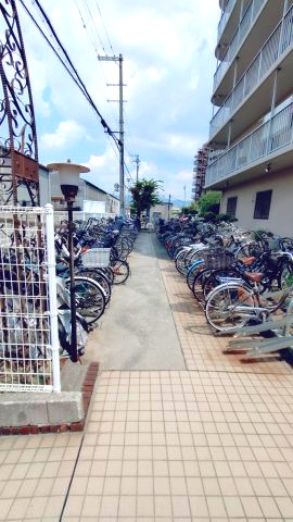 東大阪サンハイツの駐輪場