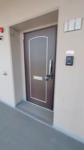 東大阪サンハイツの玄関