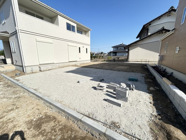 新築　佐波郡玉村町斉田　Heartful  Town　B号棟の駐車場|現地写真　駐車スペースは並列3台分可能です！
