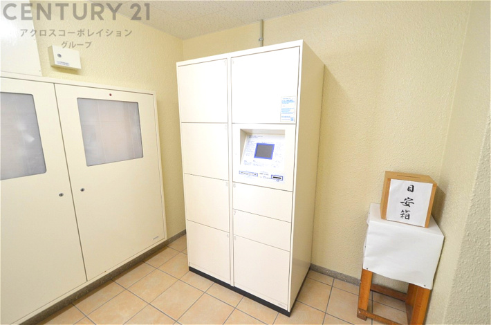 宅配ボックスは荷物の受け取りや配達が便利で安全です。不在時でも荷物が確保され、盗難や損傷のリスクが減少。受け取り時間の柔軟性が向上。外出先からでも荷物の受け取りや預けが可能となります。