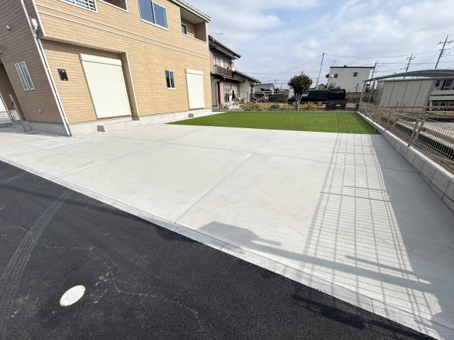 新築　佐波郡玉村町斉田　Heartful  Town　D号棟の駐車場|現地写真　駐車スペースは並列3台分可能です！
