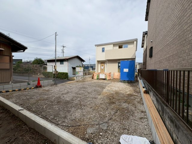 リーブルガーデン　各務原市蘇原東島町2丁目第2　全2区画分譲の外観|「現地（2025年11月11日）撮影」　
■外観写真　
■ヤマダ不動産　株式会社リライフ　