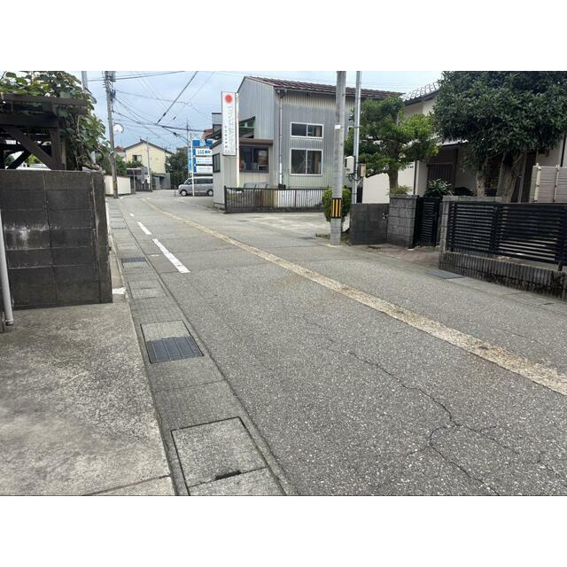 金沢市小立野の前面道路含む現地写真