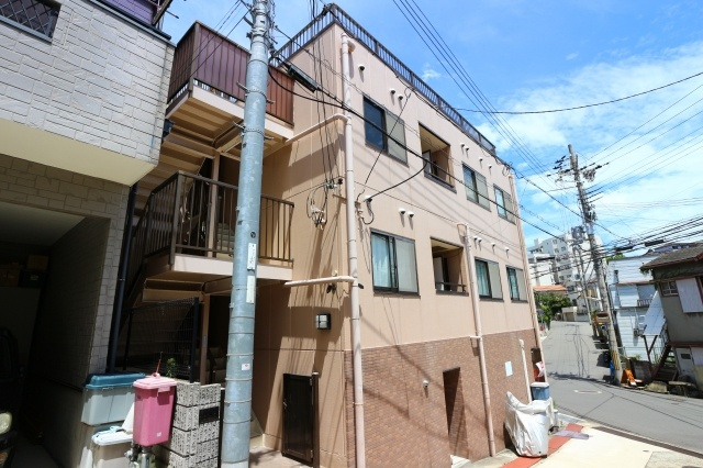 千代が丘マンションのエントランス