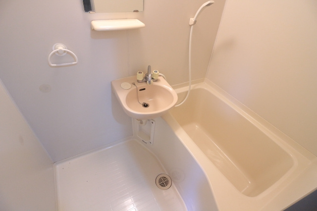 千代が丘マンションの浴室