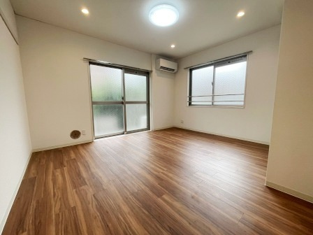 アネックス西ヶ原の居間・リビング