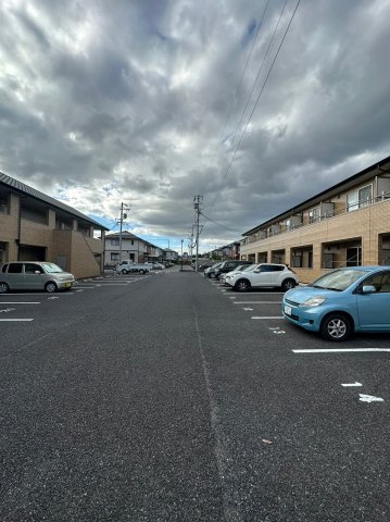 テラ・メゾンB棟の駐車場