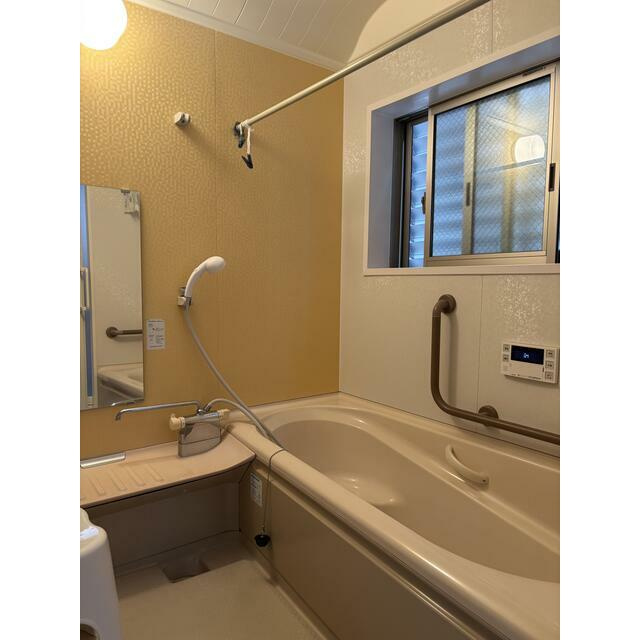 金沢市芳斉2丁目の浴室