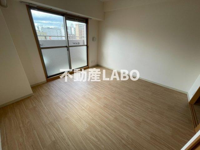 ソレアード昼ヶ丘の洋室