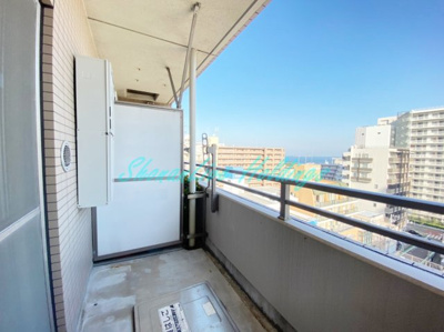 【バルコニー】 | リアライズ横須賀 | 広々としたバルコニー※同施工