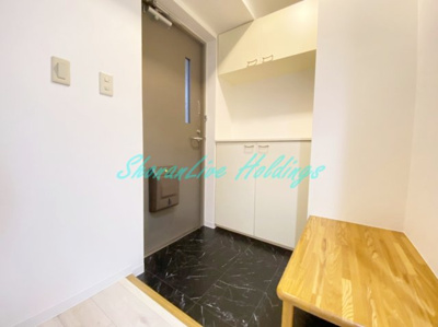 【玄関】 | リアライズ横須賀 | 広々とした玄関※同施工