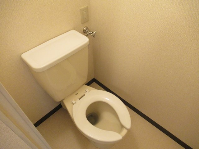 兵庫県公社　芦屋浜高層（若葉）２号棟のトイレ|落ち着いた色調のトイレです