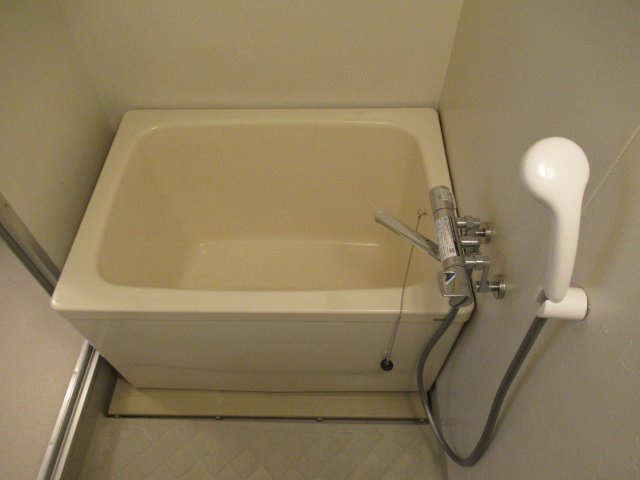 兵庫県公社　芦屋浜高層（若葉）２号棟の浴室