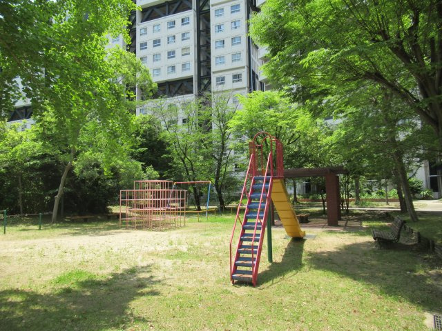 兵庫県公社　芦屋浜高層（若葉）２号棟のその他共用部分|敷地内のプレイロットです