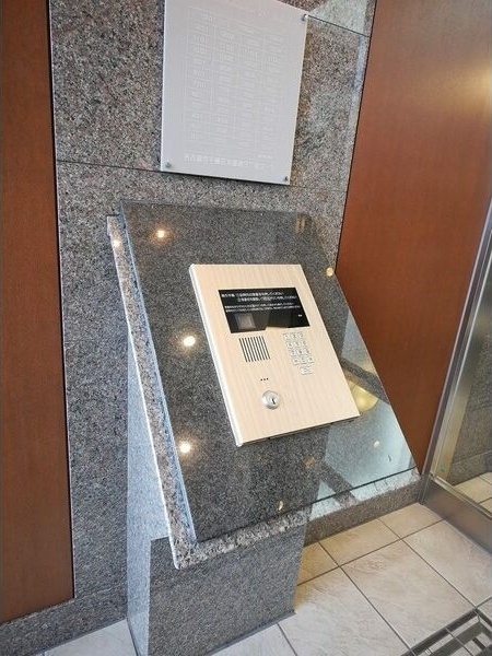 プレサンス覚王山D-StyleⅡのエントランス