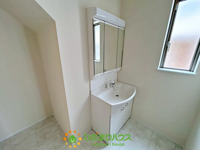 蓮田藤ノ木Ⅰ　新築一戸建て　02の独立洗面台