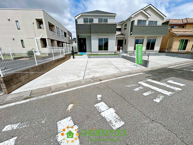 蓮田藤ノ木Ⅰ　新築一戸建て　02の駐車場