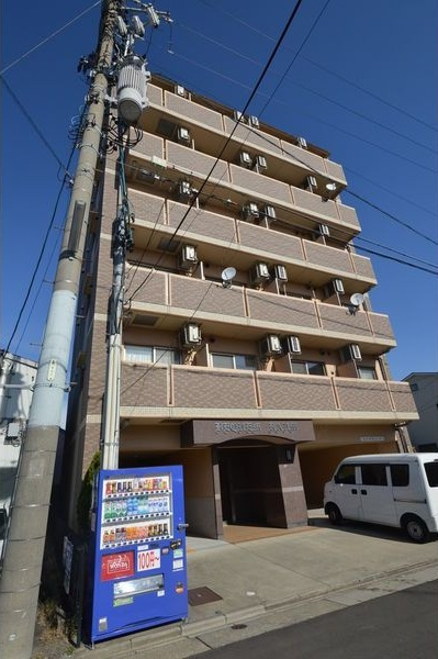 ベクヴェーム・ラウム