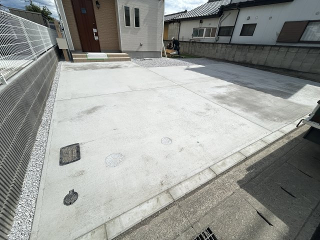 新築　前橋市石倉町三丁目　Heartful　Town　A号棟の駐車場|現地写真　駐車スペースは並列3台分可能です！
