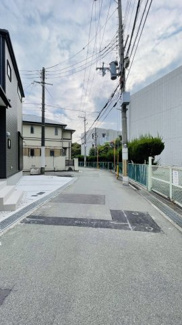 【前面道路含む現地写真】