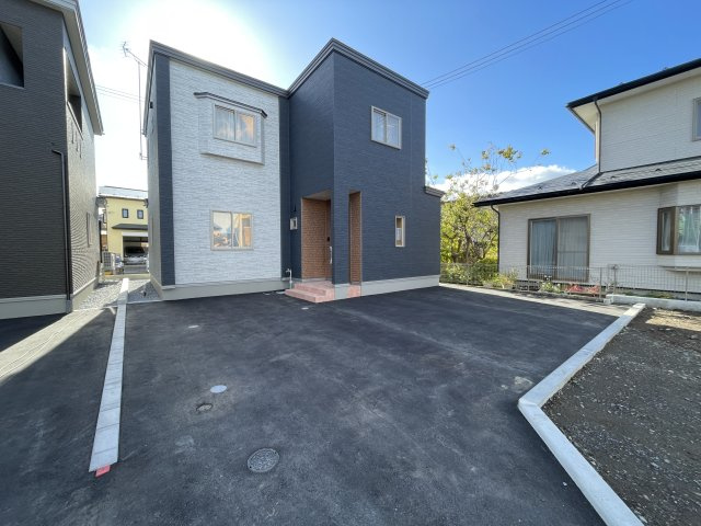 八戸市江陽1丁目B棟の駐車場