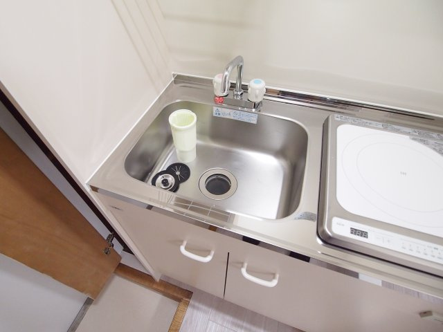 メゾネットスエヒロのキッチン|キッチンシンク部分。