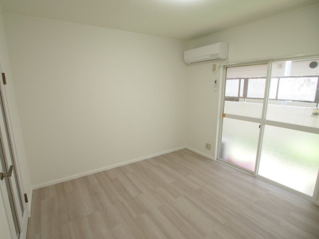 メゾネットスエヒロの居間・リビング|洋室。